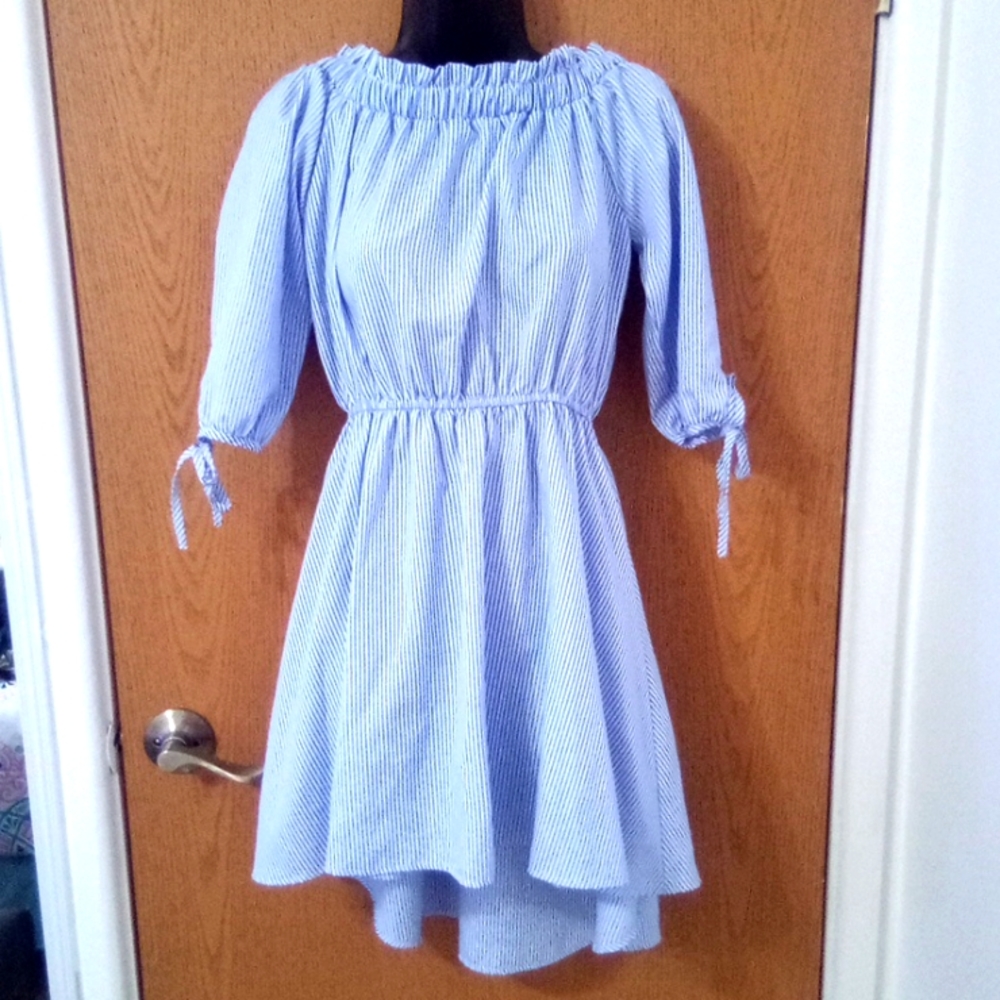 J For Justify Woman Casual Formal Off Shoulder Stripe Dress Size small Blue